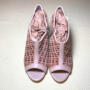 FOR SPRING Calvin Klein peep open scandal with side zipper